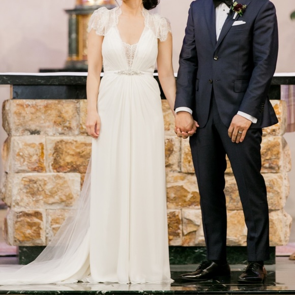 Jenny Packham Dentelle Wedding Dress - Picture 6 of 8